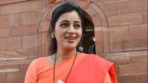 MP-Navneet-kaur Maharashtra-controversy Hanuman-chalisa-in-Matoshree
