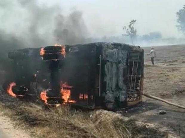 Batala-accident Stubble-burning Bus-caught-fire-in-Batala