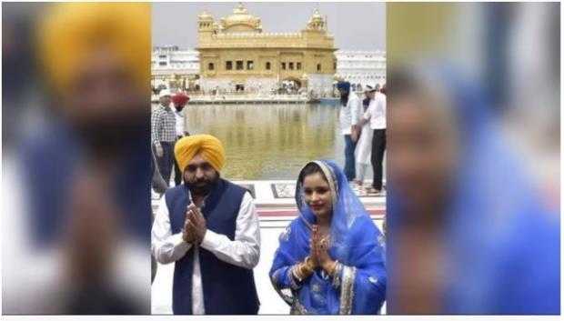 Amritsar Golden-temple-visit Mann-visists-Golden-temple-with-wife