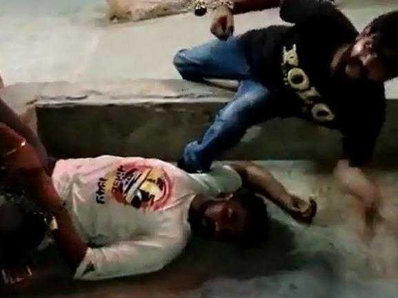 Amritsar-Viral-Video Amritsar-Civil-Hospital 2-drunkard-create-ruckus-in-Amritsar