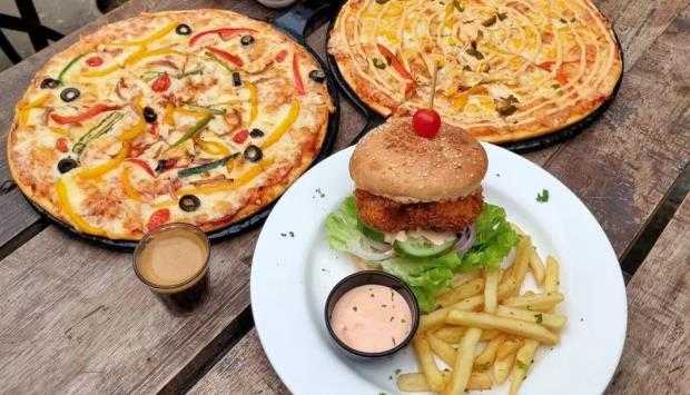 Health-News News-on-Diabetes Pizza-and-Burger-Related-Health-News